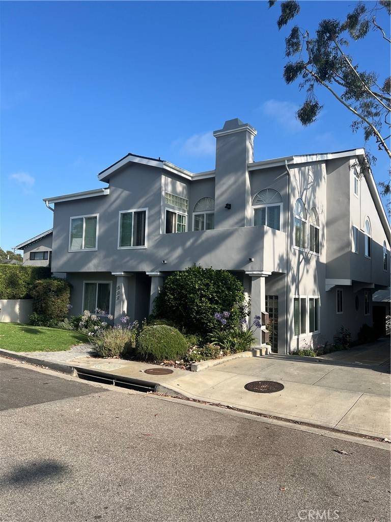 Hermosa Beach, CA 90254,532 25th ST
