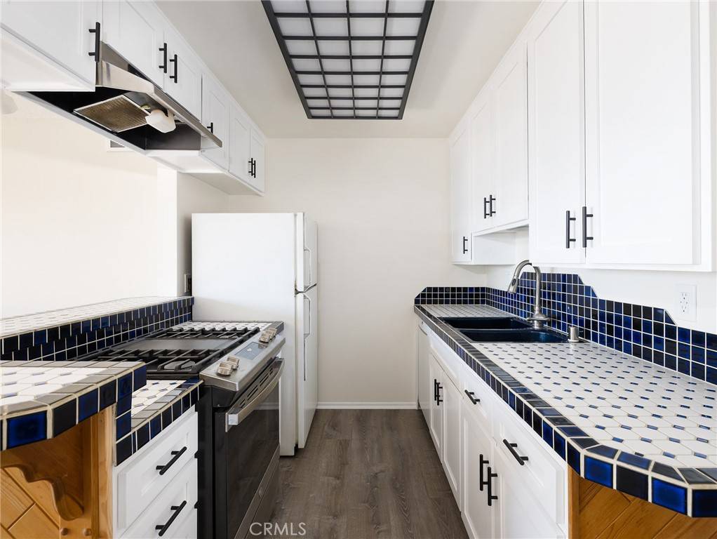 Hermosa Beach, CA 90254,1600 Ardmore AVE #411