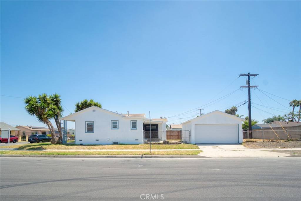 Compton, CA 90222,1242 W 134th ST