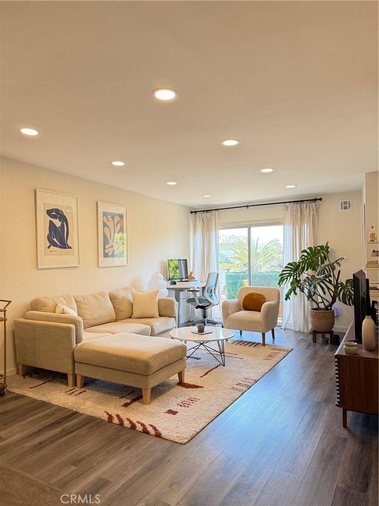 Playa Del Rey, CA 90293,8163 Redlands ST #48
