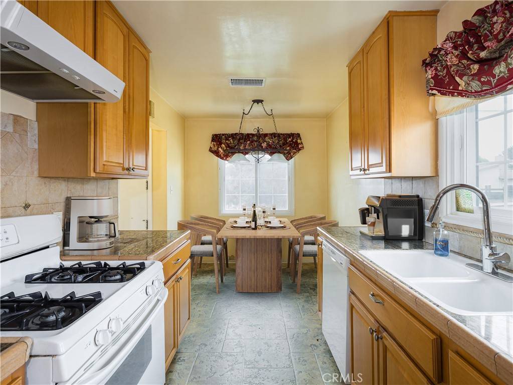 El Segundo, CA 90245,931 Hillcrest ST