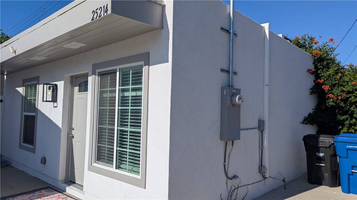 Lomita, CA 90717,25214 Oak St