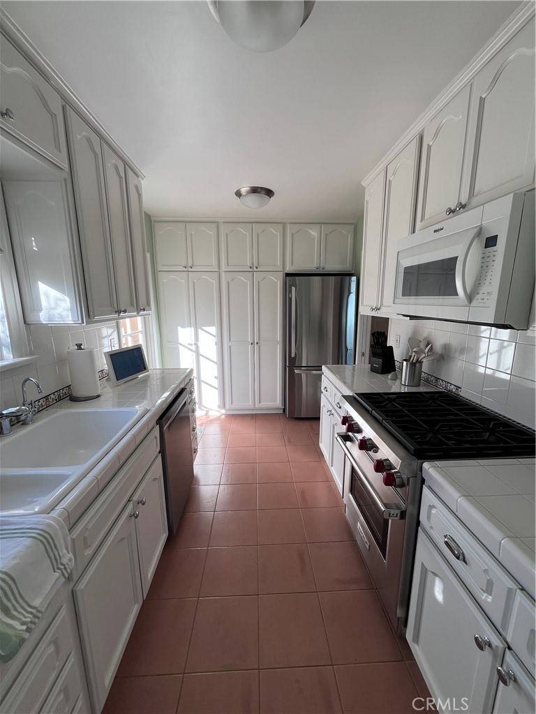 El Segundo, CA 90245,609 Hillcrest ST