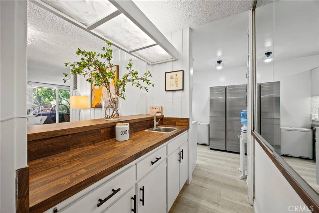 Culver City, CA 90230,6315 Green Valley CIR #100