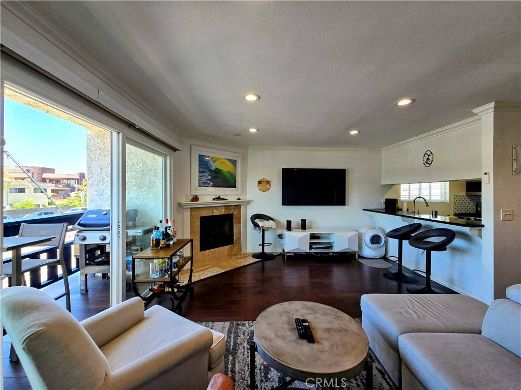 Hermosa Beach, CA 90254,320 Hermosa AVE #105