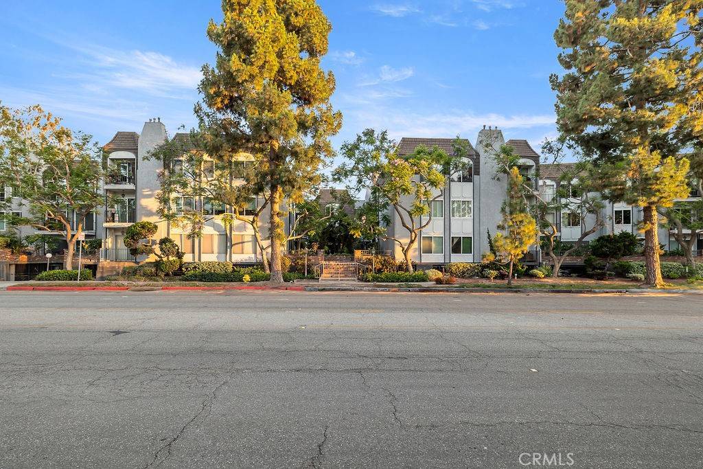Culver City, CA 90230,5870 Green Valley CIR #231