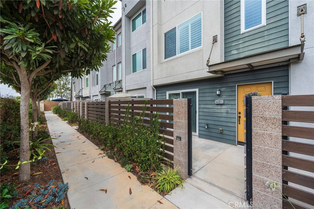 Gardena, CA 90247,14418 Plum LN #5