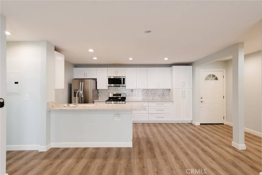 Lawndale, CA 90260,4727 W 147th ST #114