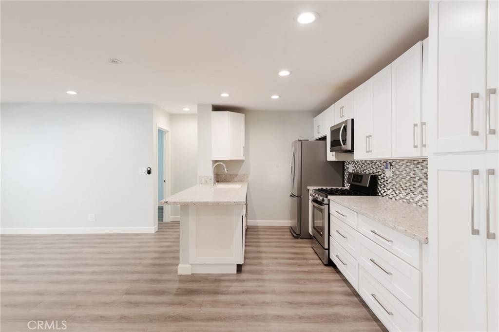 Lawndale, CA 90260,4727 W 147th ST #114