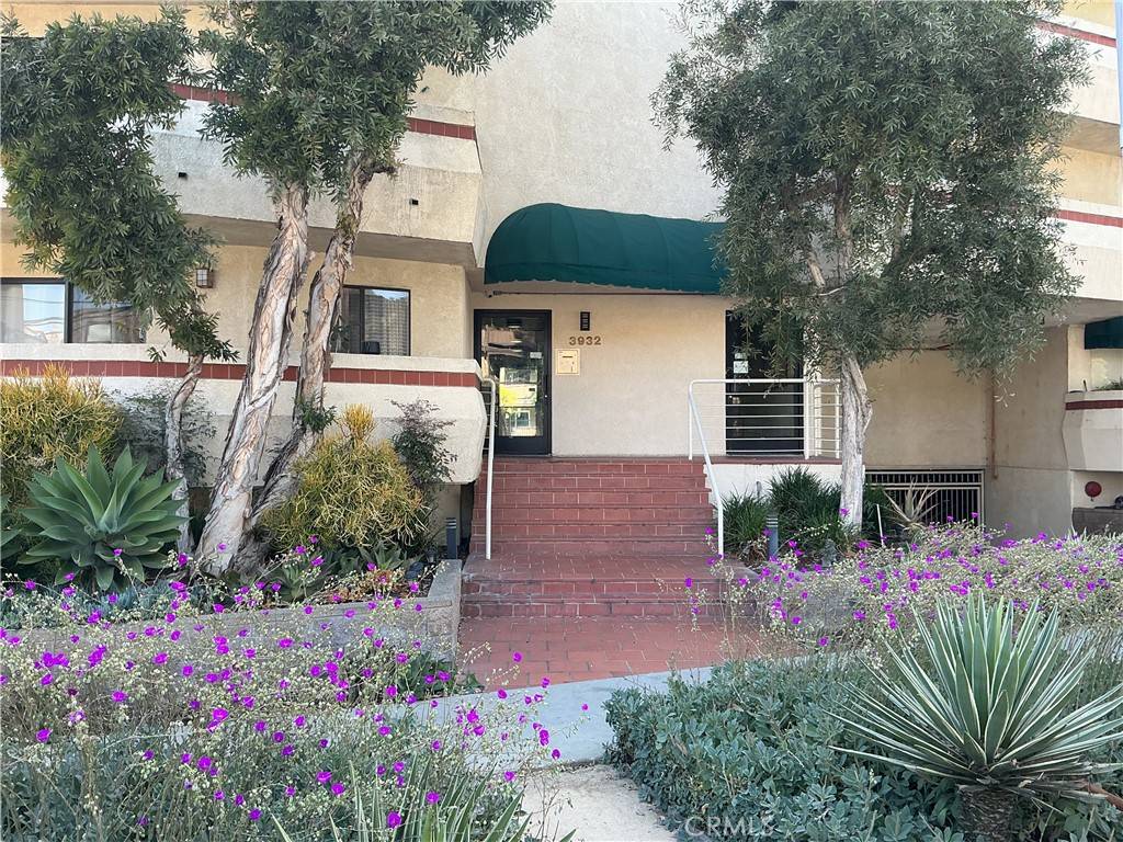 Long Beach, CA 90807,3932 N Virginia RD #204