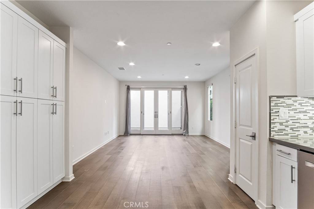 Hawthorne, CA 90250,5533 Palm DR