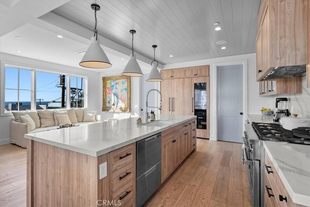 Manhattan Beach, CA 90266,441 34th ST