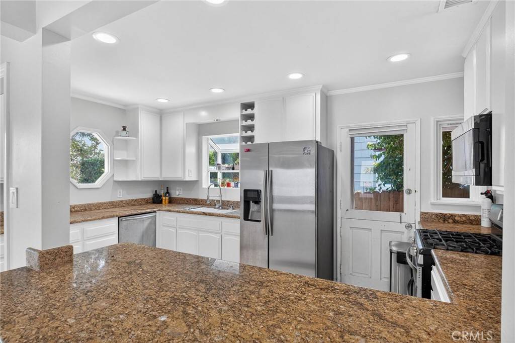 Manhattan Beach, CA 90266,608 35th ST
