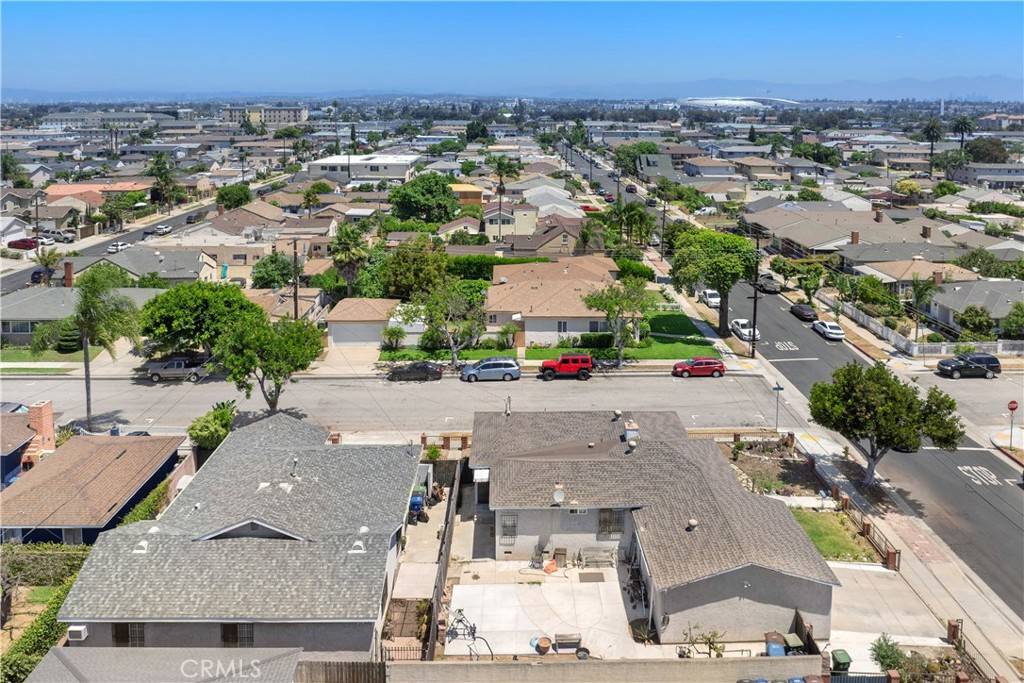Hawthorne, CA 90250,11905 Freeman
