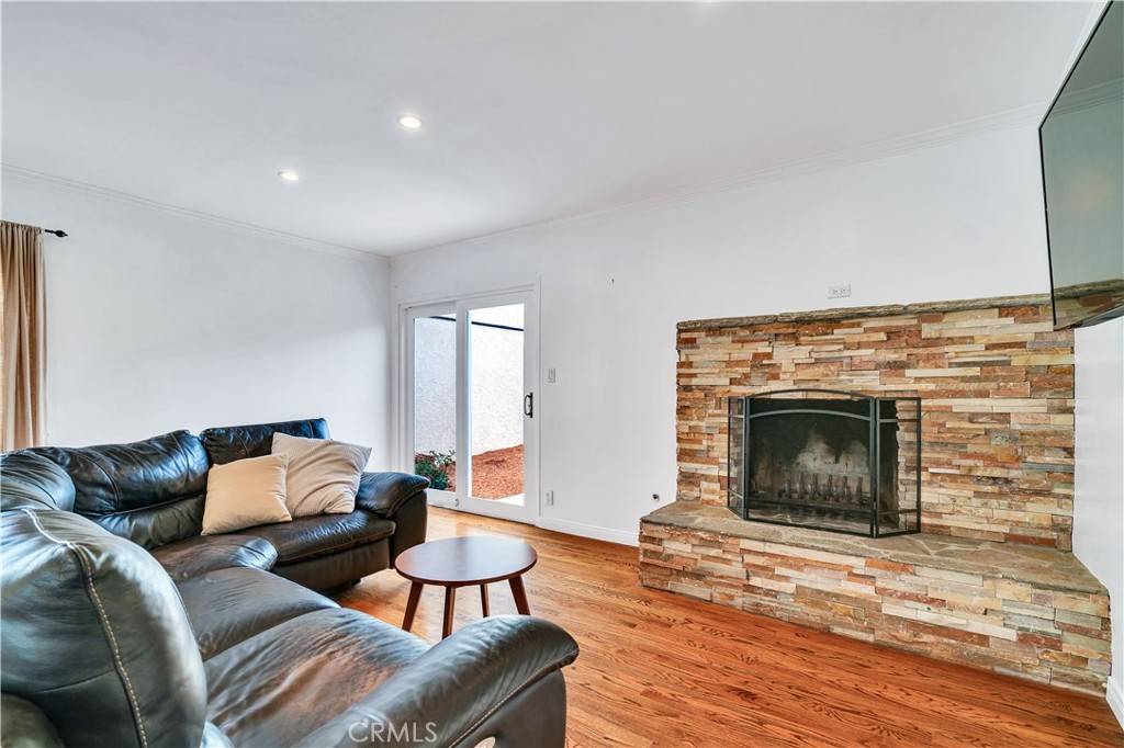 Torrance, CA 90503,914 Fonthill AVE