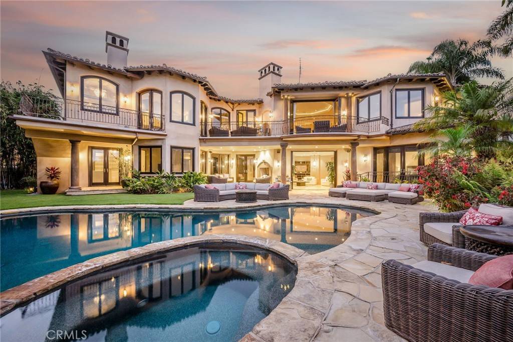 Manhattan Beach, CA 90266,215 S Poinsettia AVE