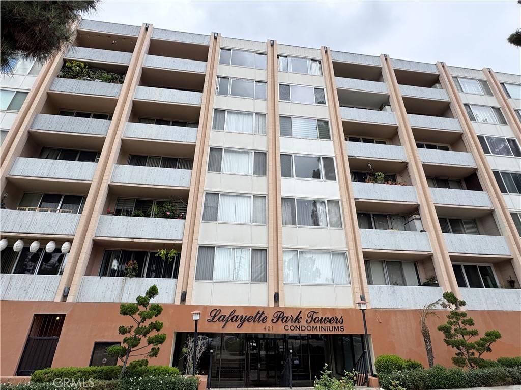 Los Angeles, CA 90057,421 S La Fayette Park PL #304
