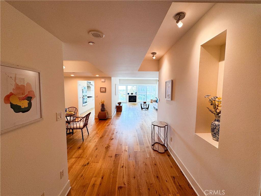 Marina Del Rey, CA 90292,13600 Marina Pointe DR #501