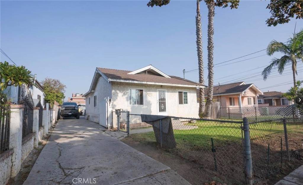 Inglewood, CA 90303,3751 W 106th ST