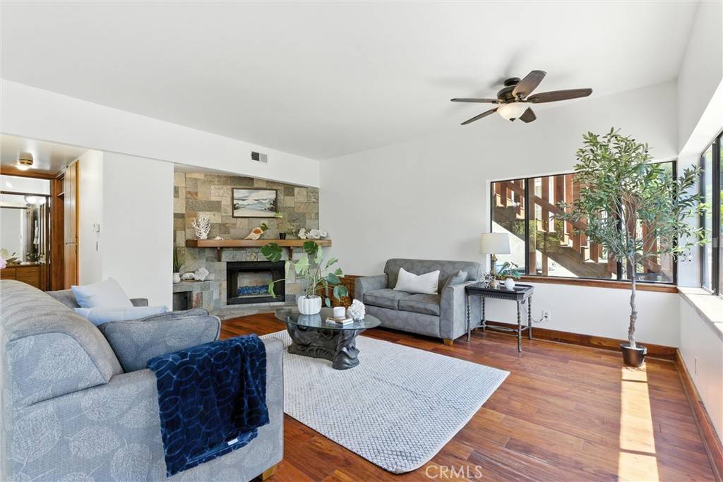 Culver City, CA 90230,10717 Whitburn ST