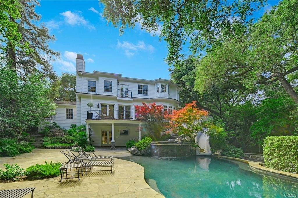 La Canada Flintridge, CA 91011,4322 Woodleigh lane