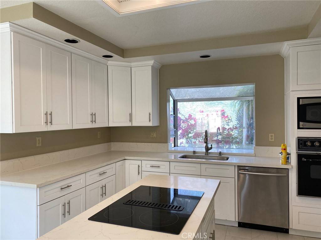 Torrance, CA 90503,2594 Dorset DR