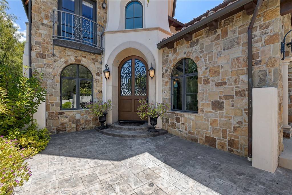 Manhattan Beach, CA 90266,718 N Poinsettia AVE