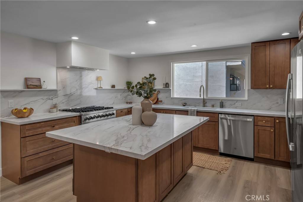 Marina Del Rey, CA 90292,13241 FIJI WAY #C