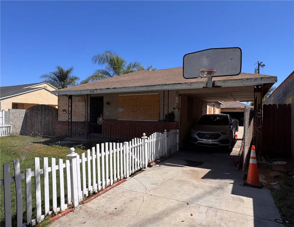 Hawthorne, CA 90250,5016 W 116th ST
