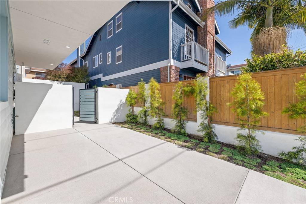 Redondo Beach, CA 90278,1708 Blossom LN