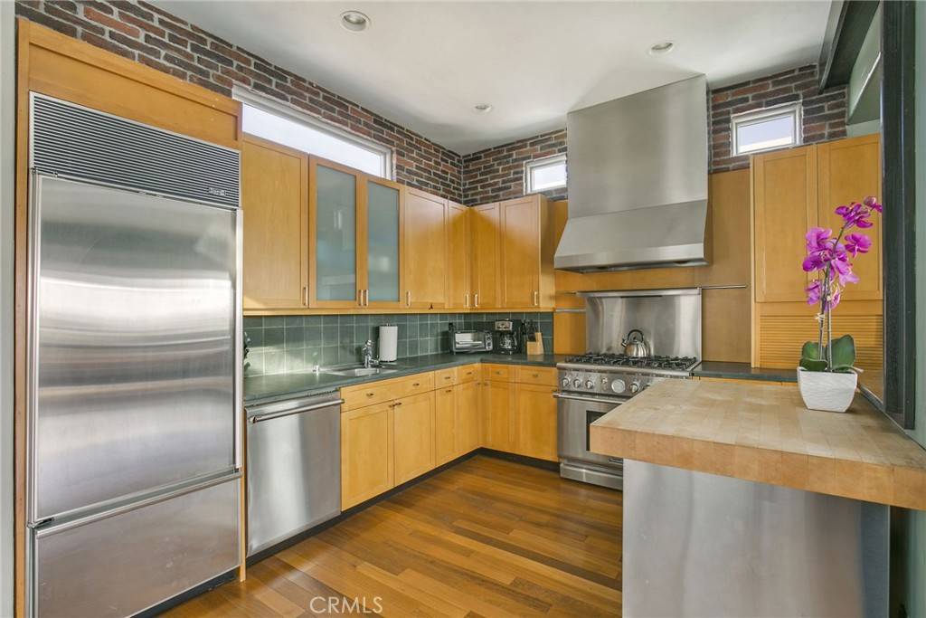 Manhattan Beach, CA 90266,405 15th ST