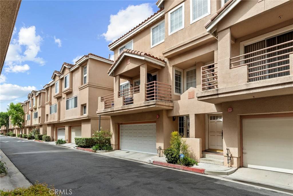 Hawthorne, CA 90250,14050 Lemoli WAY