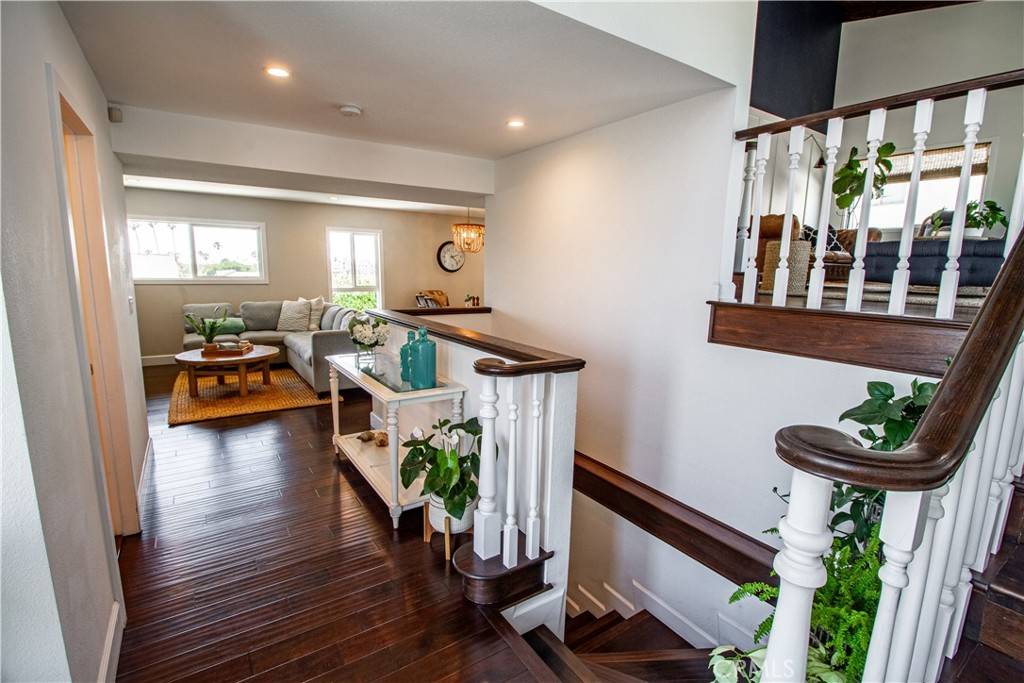 Redondo Beach, CA 90277,807 El Redondo AVE