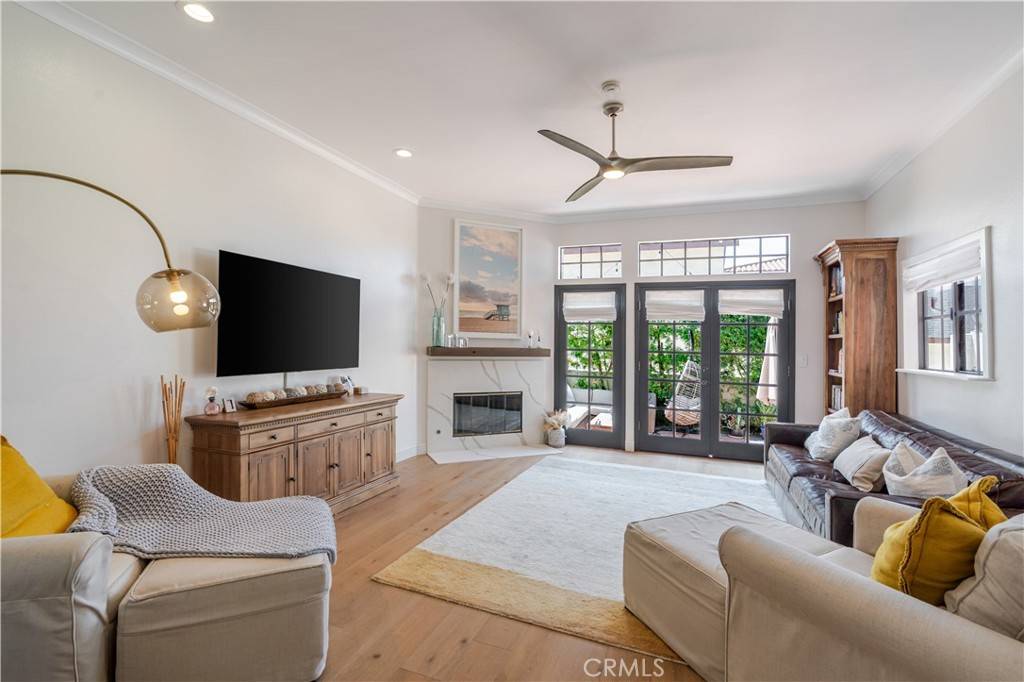 Redondo Beach, CA 90277,210 S Prospect AVE #2
