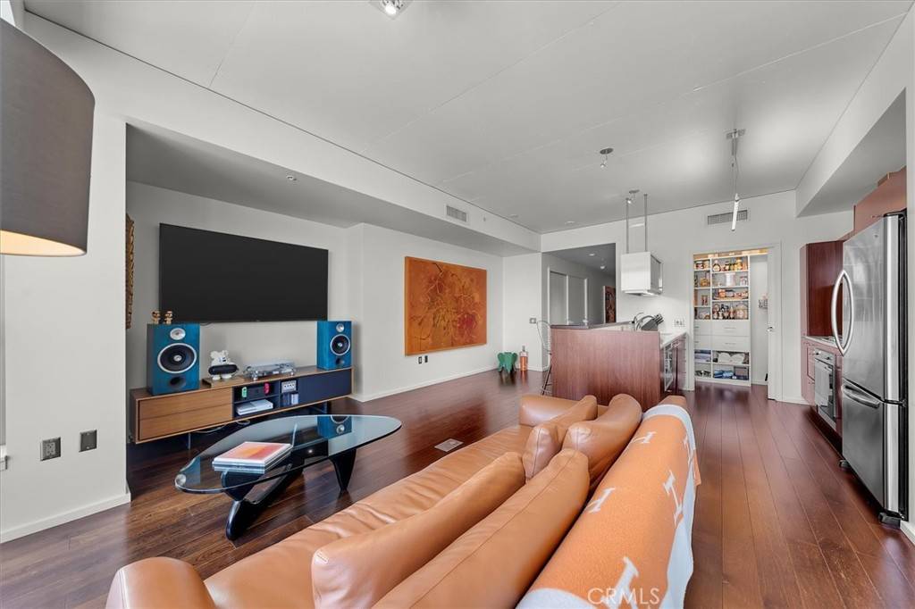 Los Angeles, CA 90015,1155 S Grand AVE #1103
