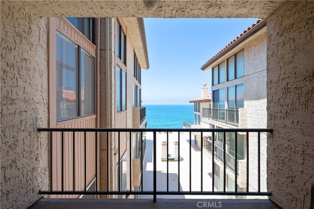 Redondo Beach, CA 90277,555 Esplanade #520