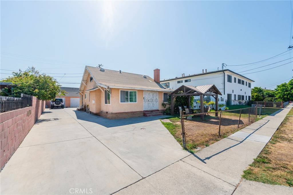 Inglewood, CA 90304,10928 Burin AVE