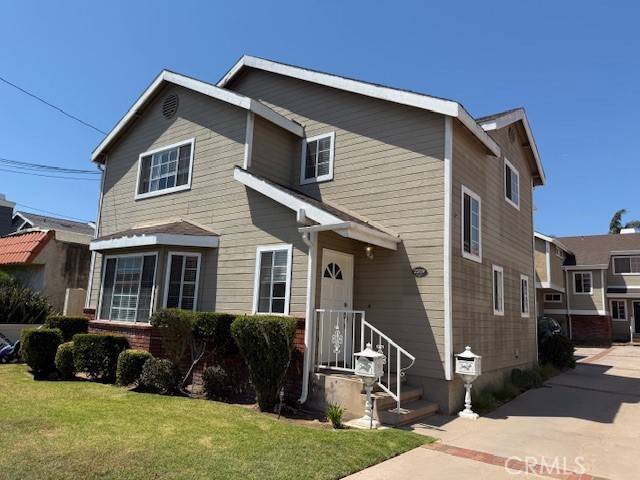 Redondo Beach, CA 90278,2209 Clark LN #1