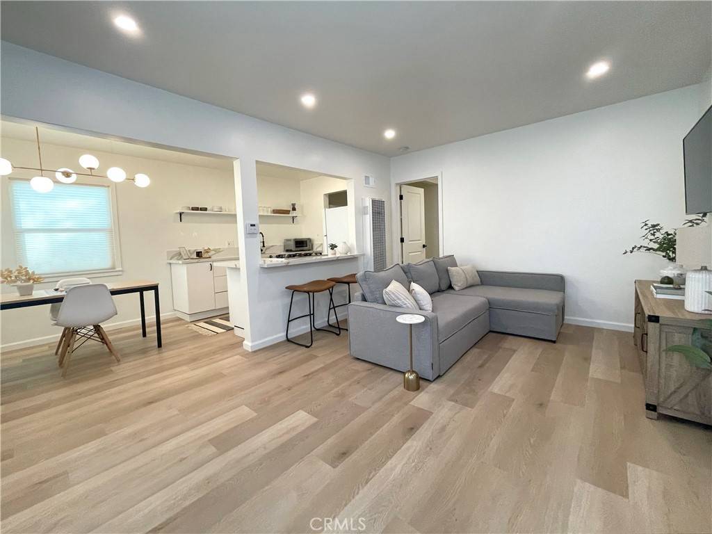 Inglewood, CA 90302,813 W Beach AVE