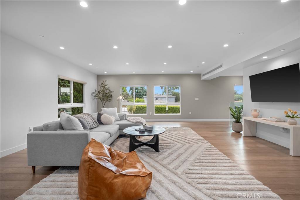 Sherman Oaks, CA 91401,14157 Tiara ST #101