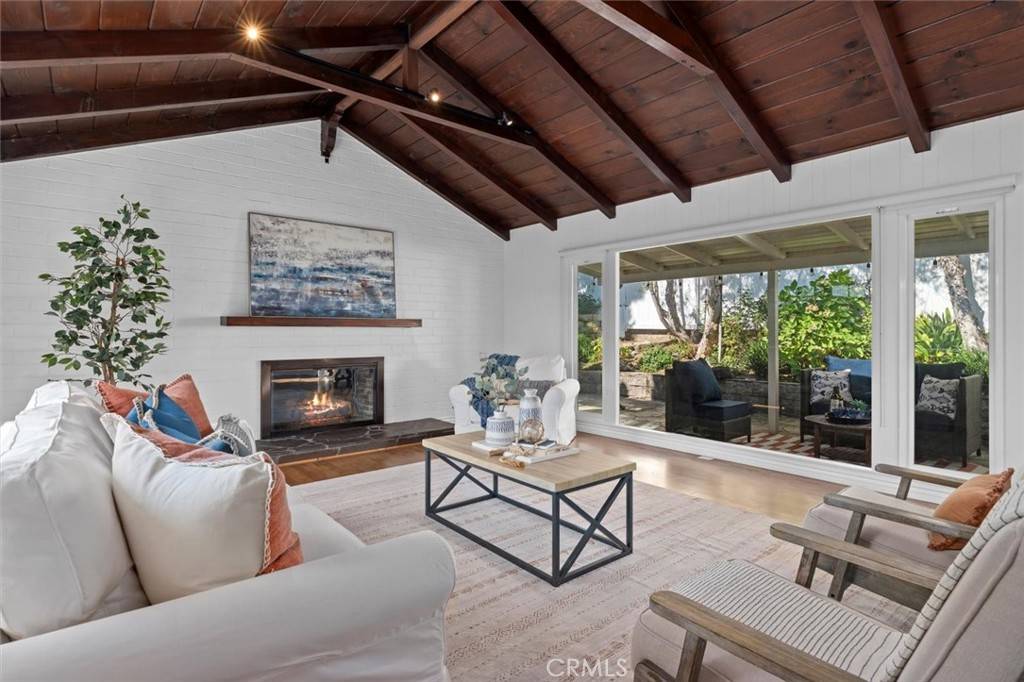 Manhattan Beach, CA 90266,901 N Poinsettia AVE