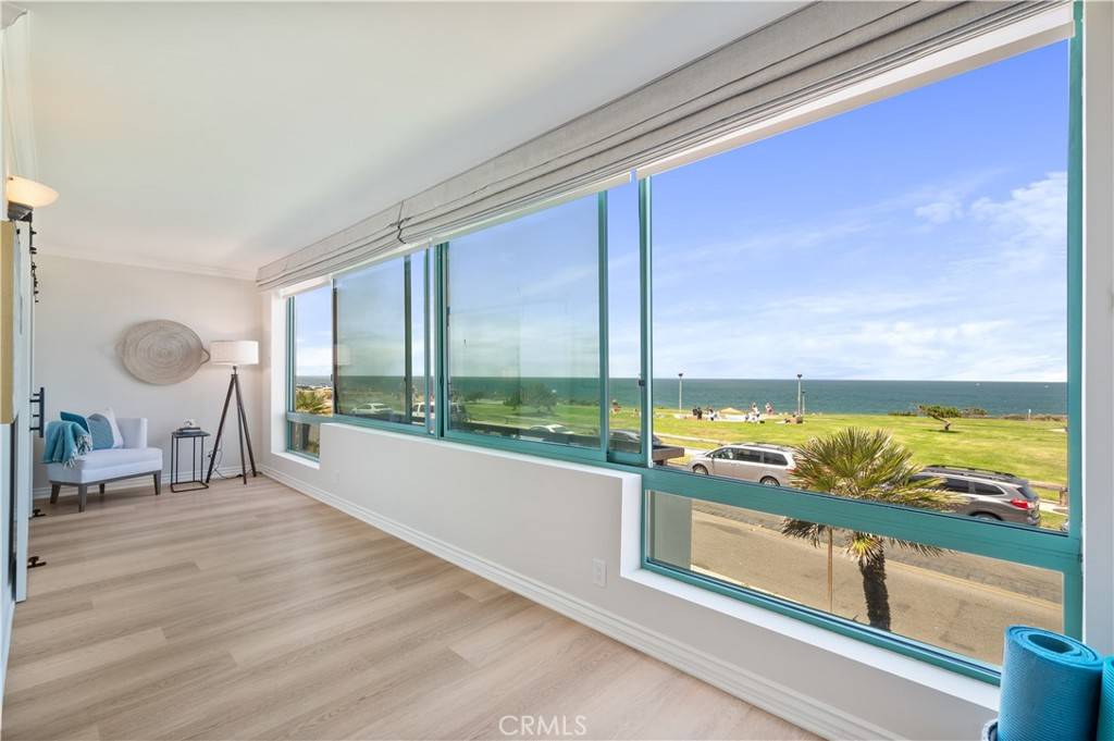 Redondo Beach, CA 90277,201 Calle Miramar #8
