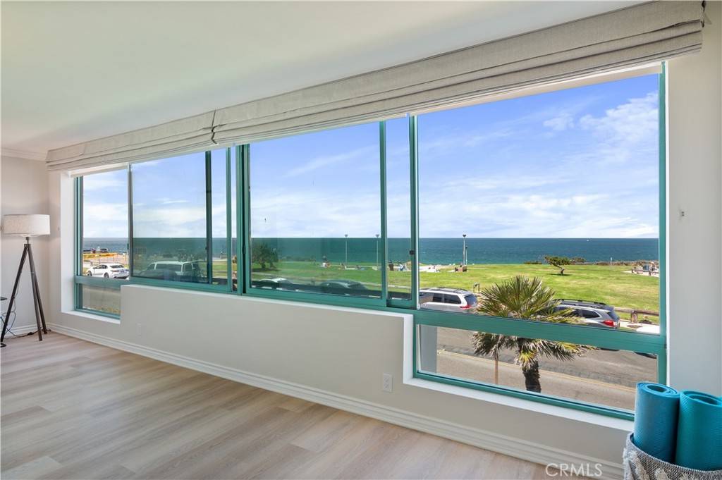 Redondo Beach, CA 90277,201 Calle Miramar #8