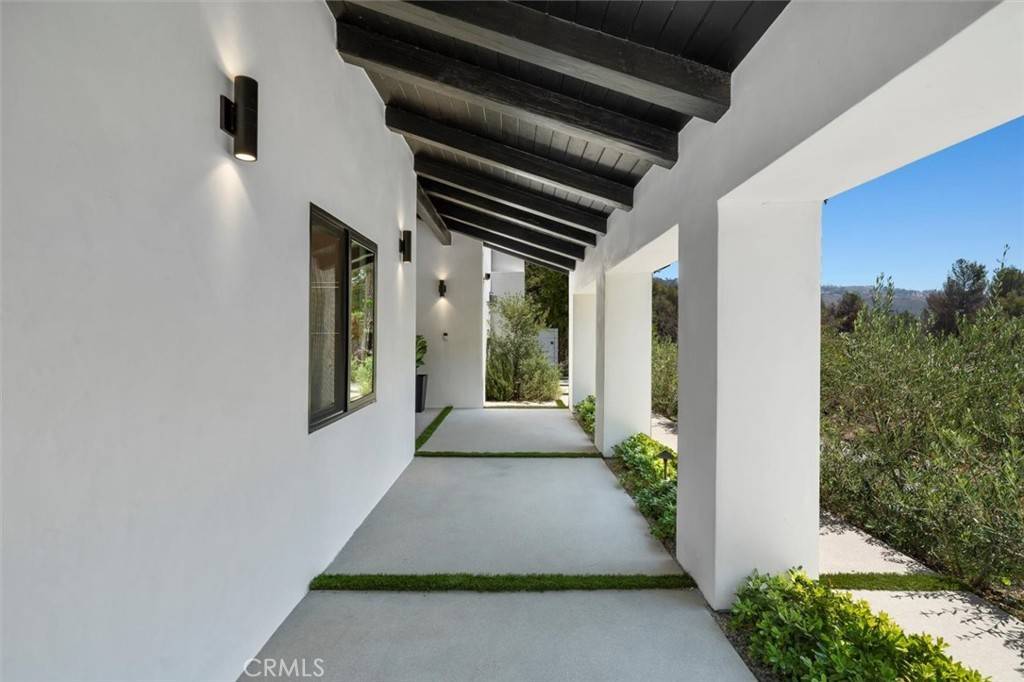 Pacific Palisades, CA 90272,17433 Camino De Yatasto