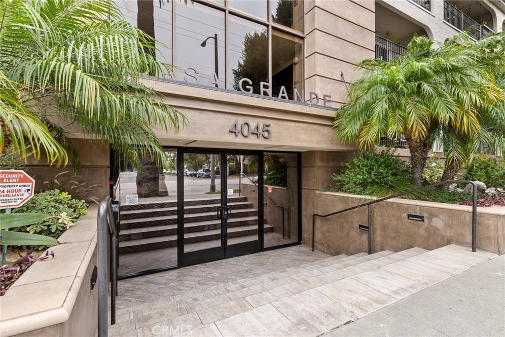 Long Beach, CA 90814,4045 E 3rd ST #210