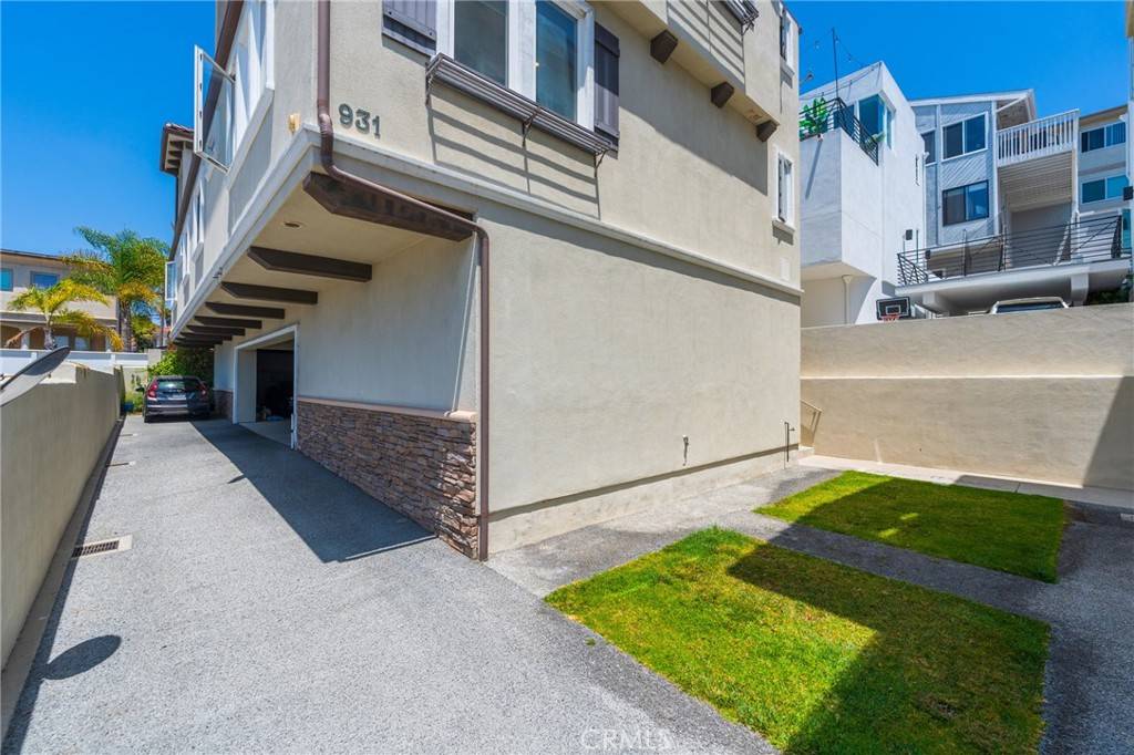 Hermosa Beach, CA 90254,931 1st ST #A