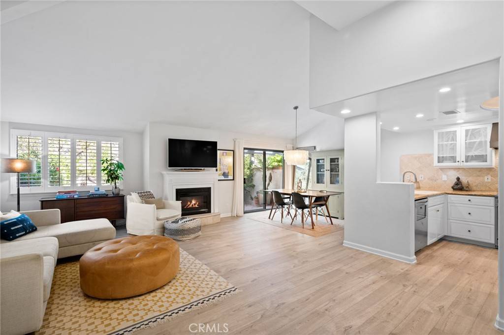Manhattan Beach, CA 90266,23 Santa Rosa CT