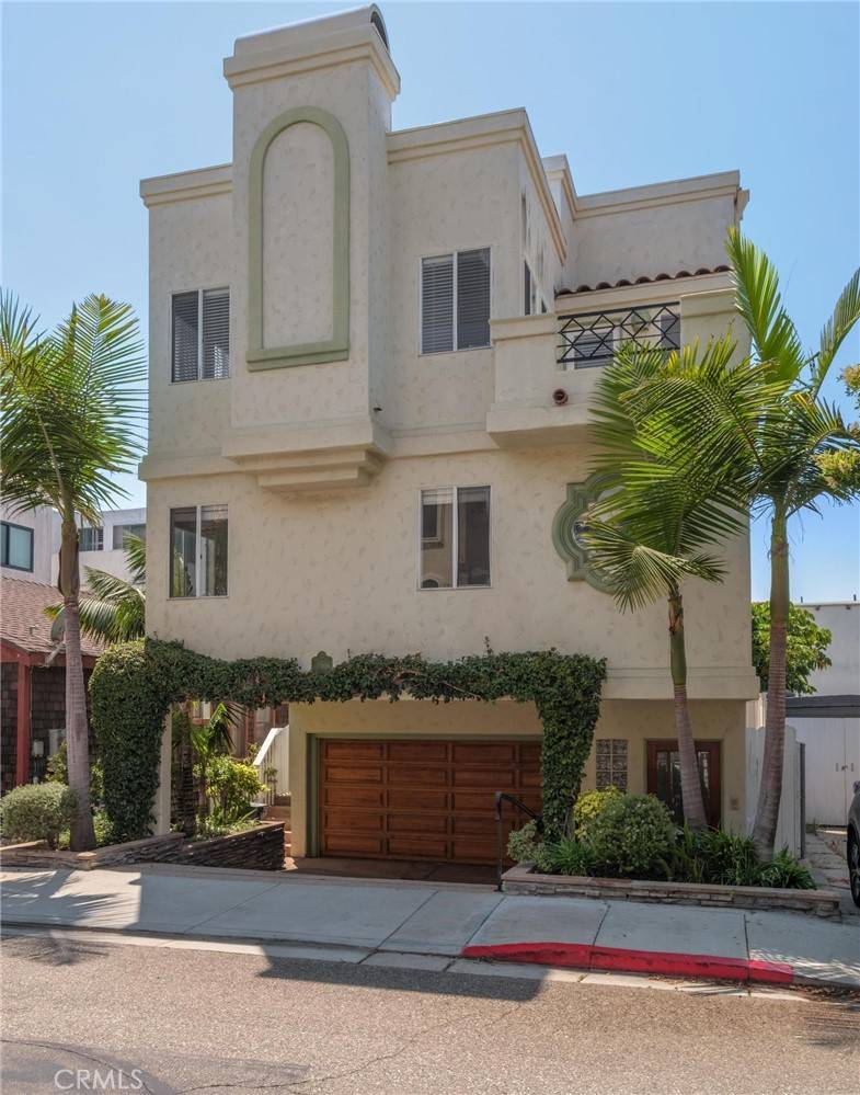 Hermosa Beach, CA 90254,849 Loma DR