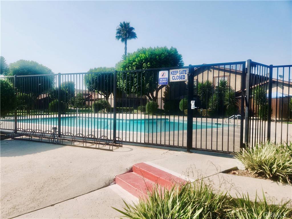 Paramount, CA 90723,8554 Elburg ST #C