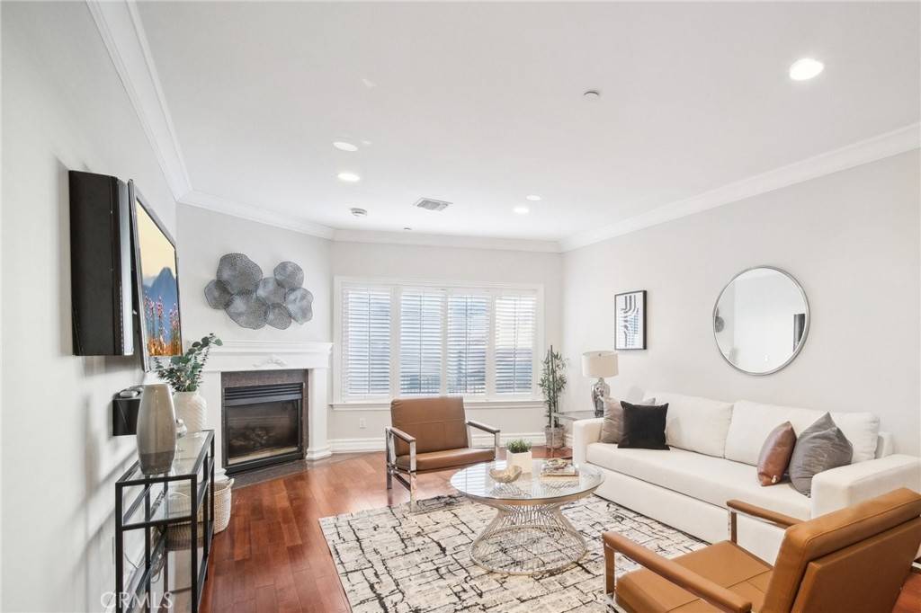 Studio City, CA 91604,11989 Laurelwood DR #3
